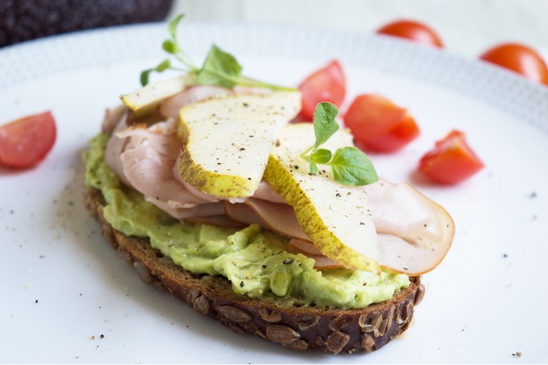 Birnensandwich mit Avocado