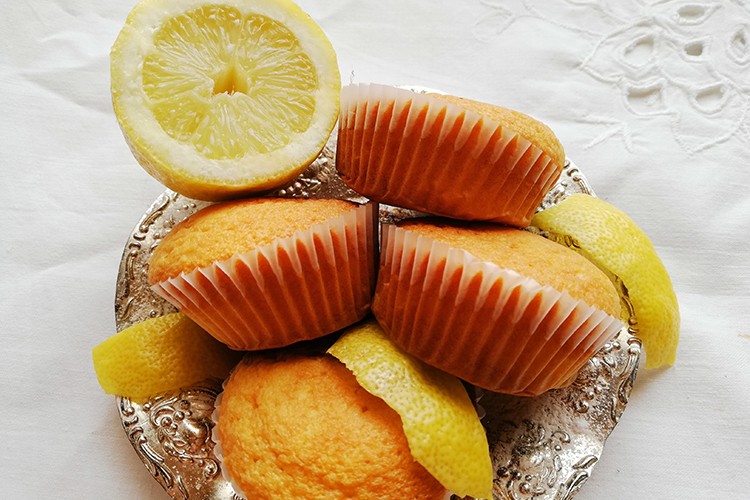 Schmandmuffins mit Zitrone