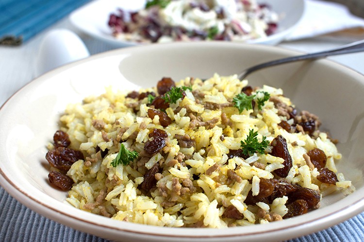 Hackfleisch-Topf mit Rosinen
