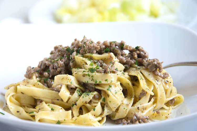 Majoranbandnudeln mit Hackfleisch