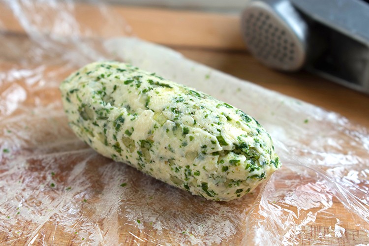 Zitronenbutter mit Schnittlauch