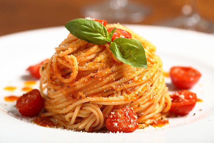 Spaghetti mit veganer Tomaten-Sahne-Sauce