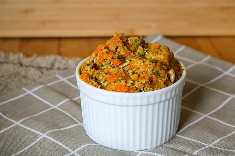 Karotten-Sonnenblumenkerne-Pesto