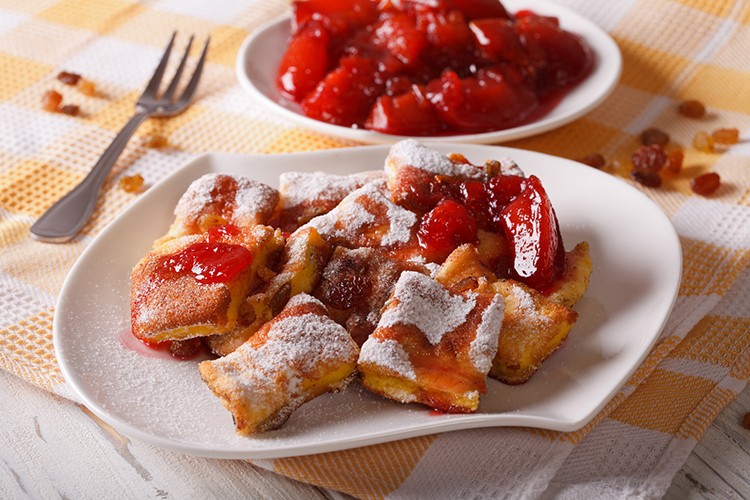 Kaiserschmarrn mit Rosinen