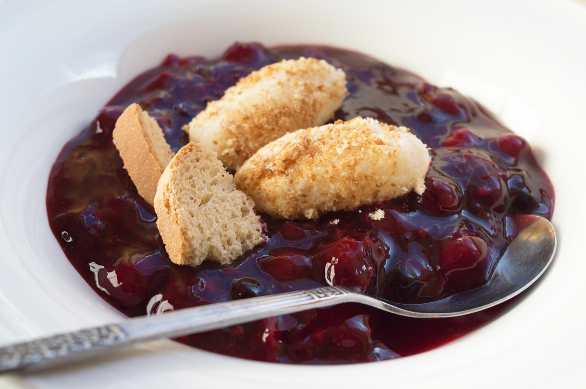 Fruchtkaltschale mit Grießnockerl