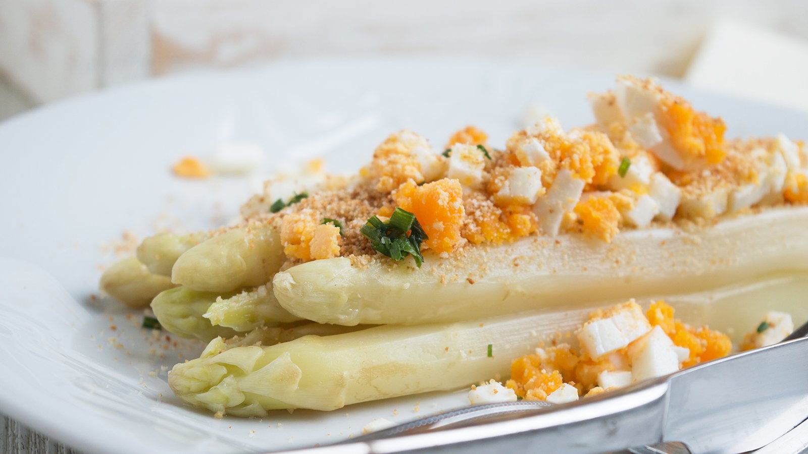 Spargel nach polnischer Art - Rezept