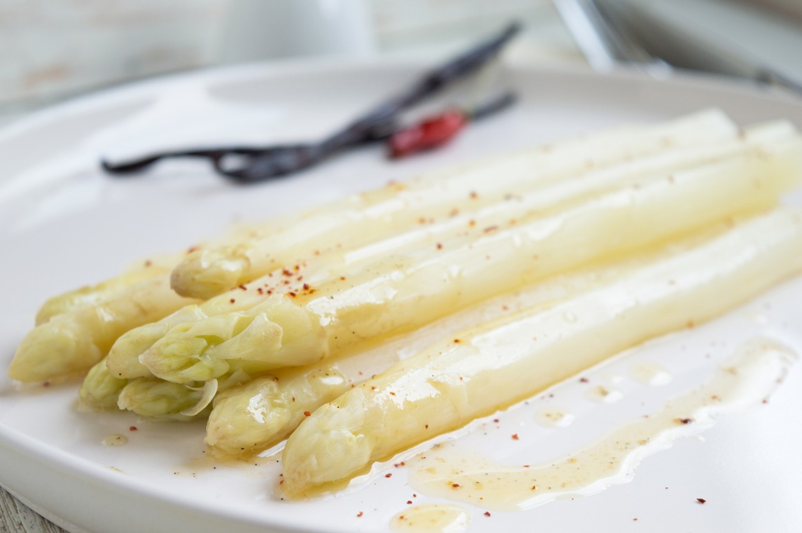 Weißer Spargel mit Vanillebutter