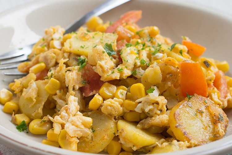 Kartoffel-Gemüse-Pfanne mit Ei
