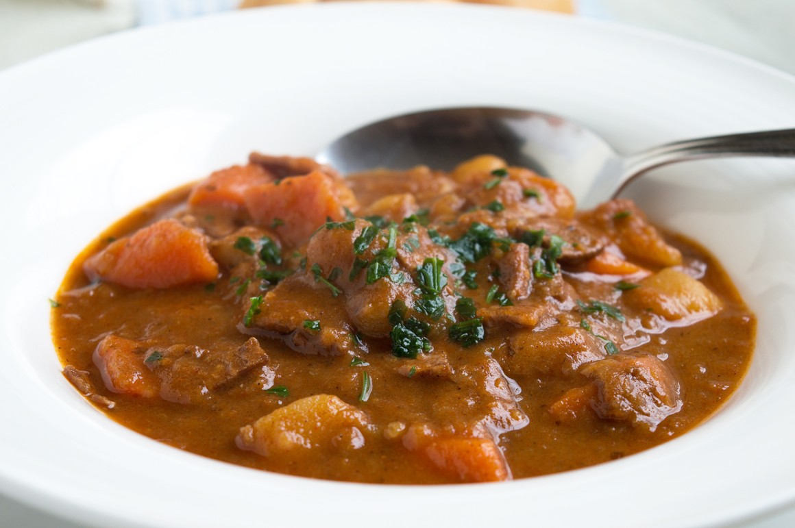 Gulaschsuppe mit Gemüse