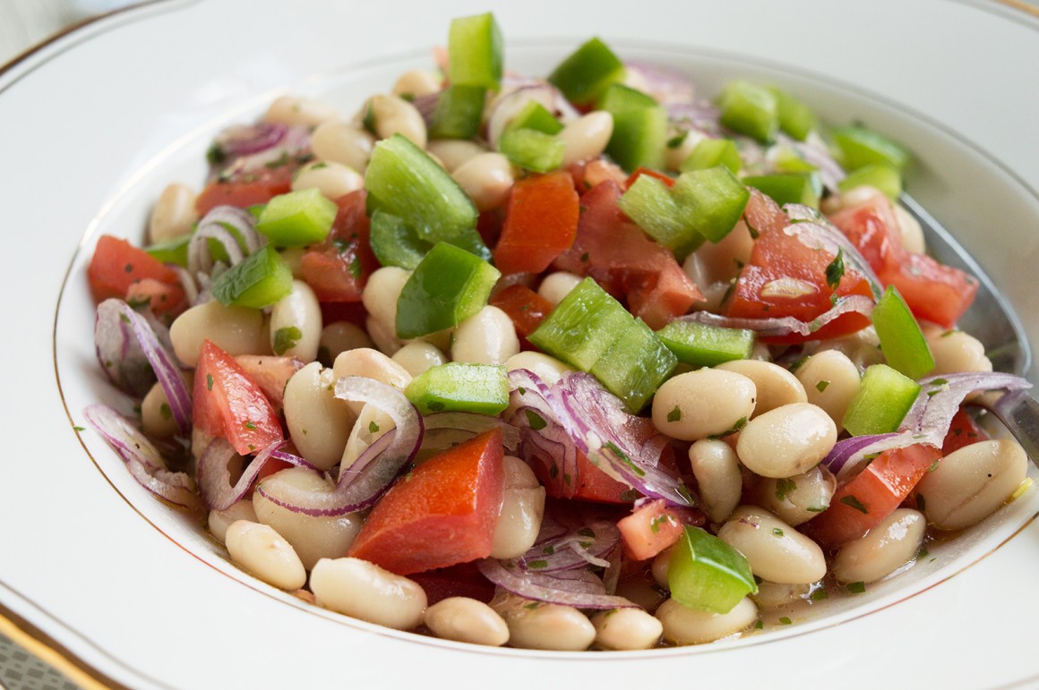 Salat mit weißen Bohnen