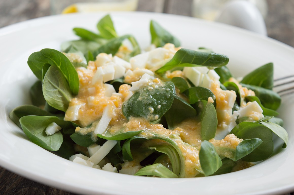 Feldsalat mit Senfdressing