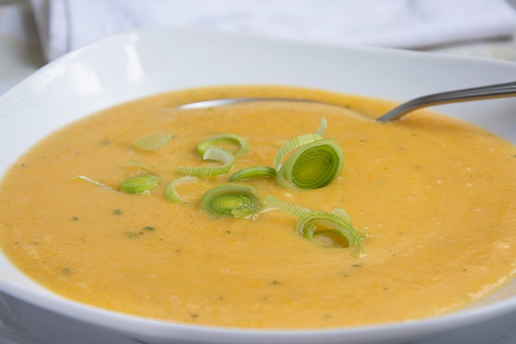 Möhren-Kokos-Suppe