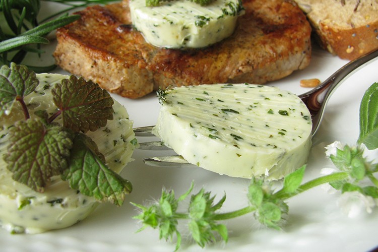Kräuterbutter