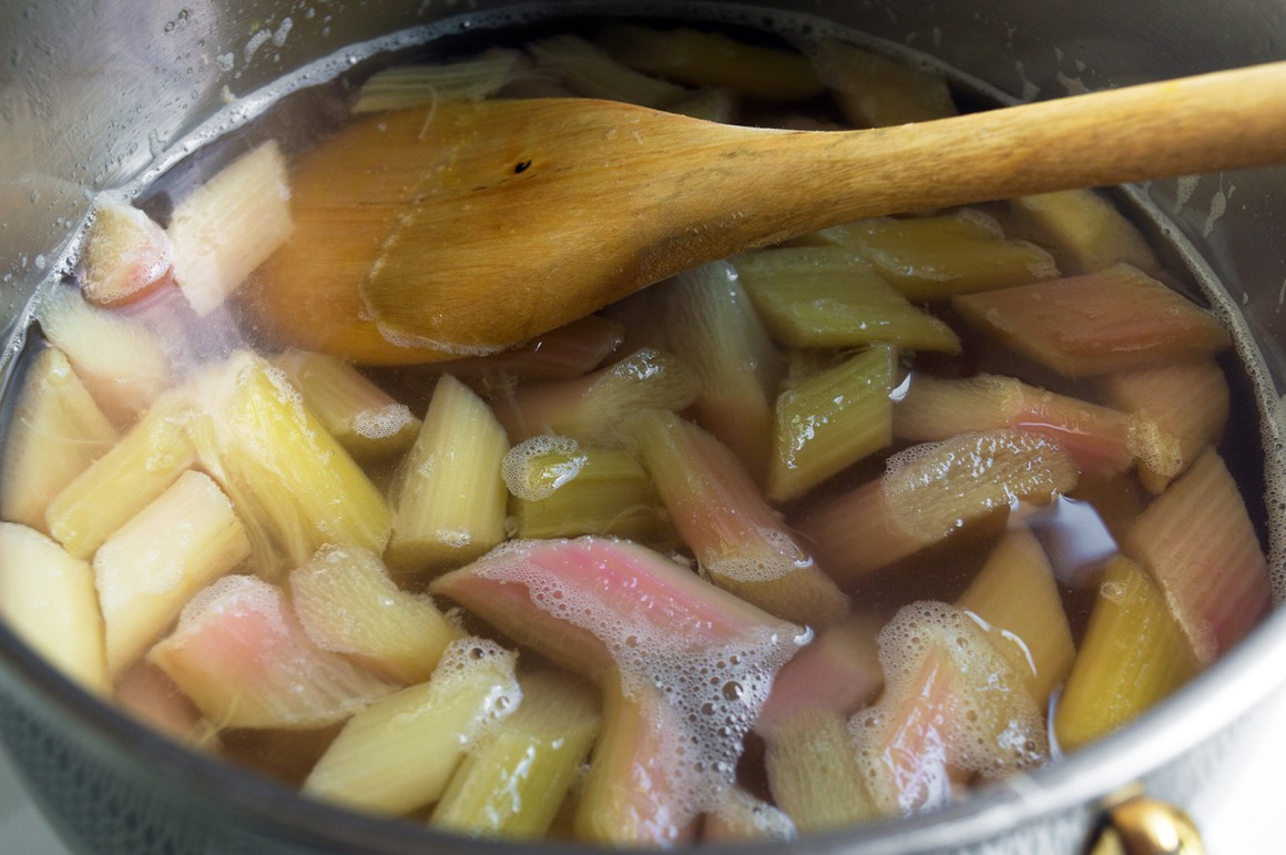 Zuckerfreies Rhabarberkompott - Rezept