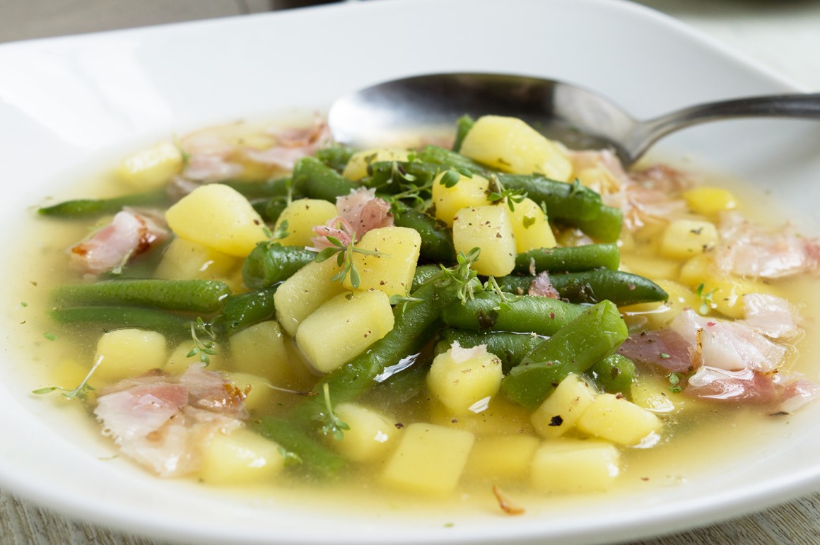 Bohnensuppe mit Speck