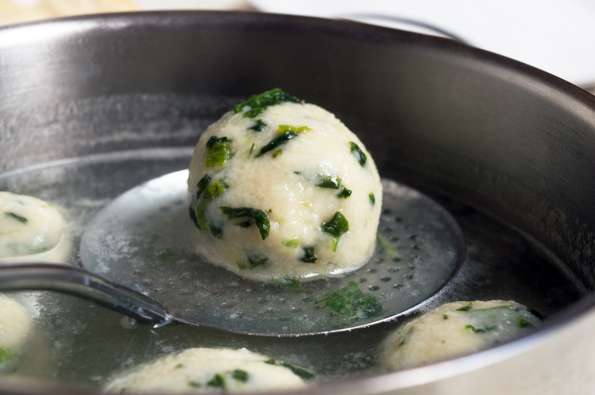 Spinatknödel aus Kloßteig