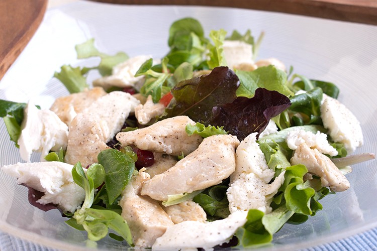 Hühnchensalat mit Mozzarella