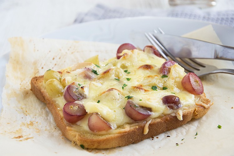 Fruchtiger Käsetoast