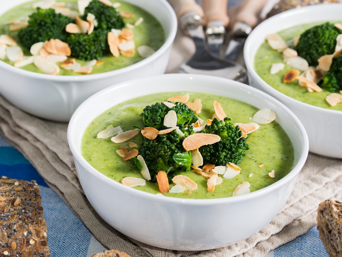 Brokkolisuppe mit Schmand