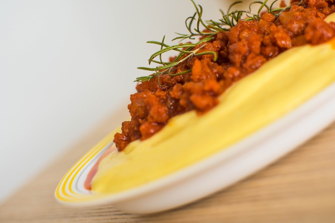 Salsiccia mit Polenta