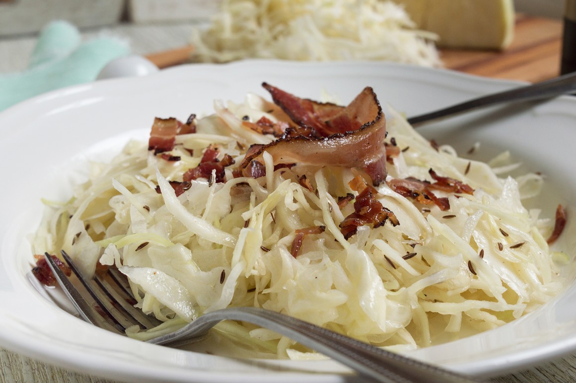 Krautsalat mit Speck - Rezept