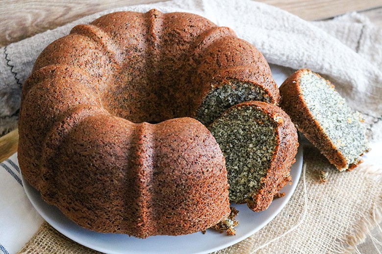 Mohngugelhupf mit Orangen