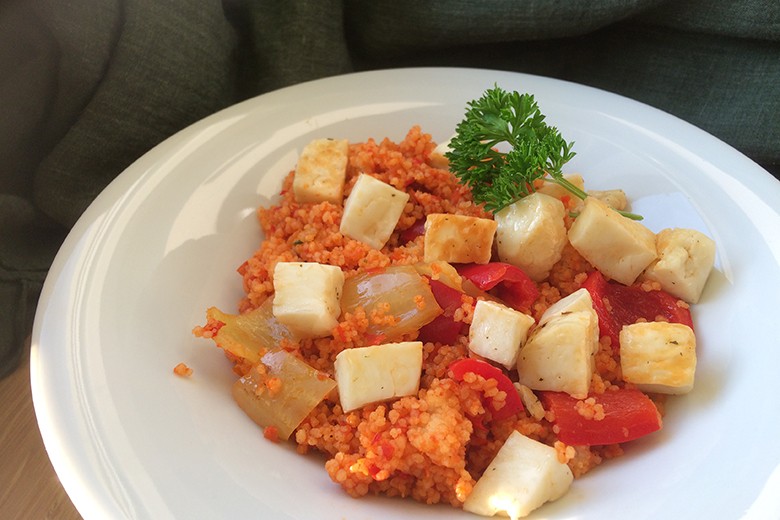 Paprikacouscous mit Halloumi