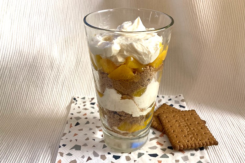 Quarkdessert mit Pfirsich