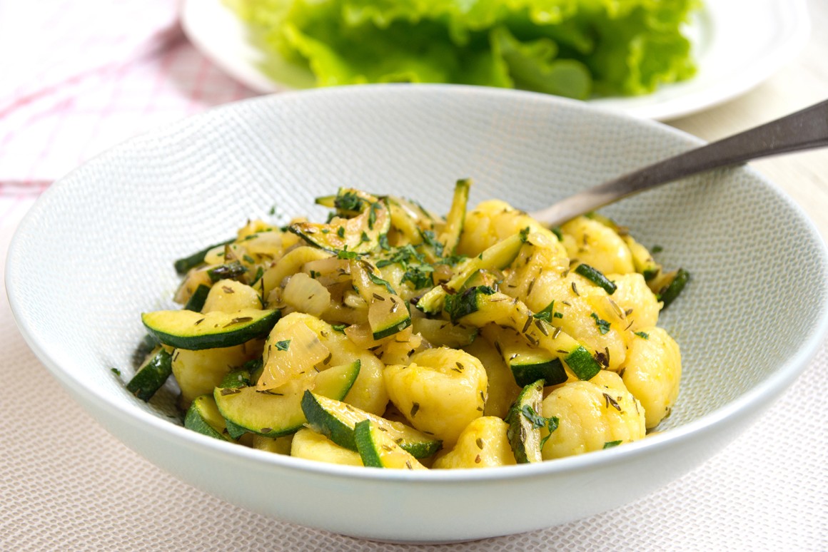 Gnocchi mit Zucchini und Kurkuma