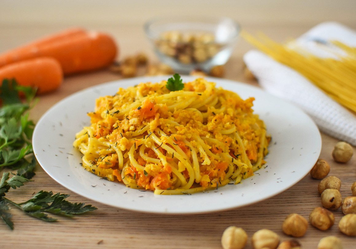 Pasta mit Haselnuss-Möhren-Pesto - Rezept