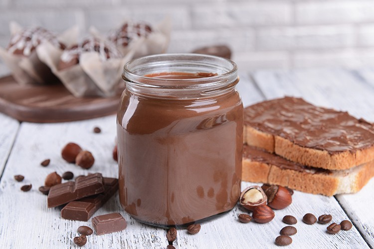 Selbstgemachte Schoko-Nuss-Creme