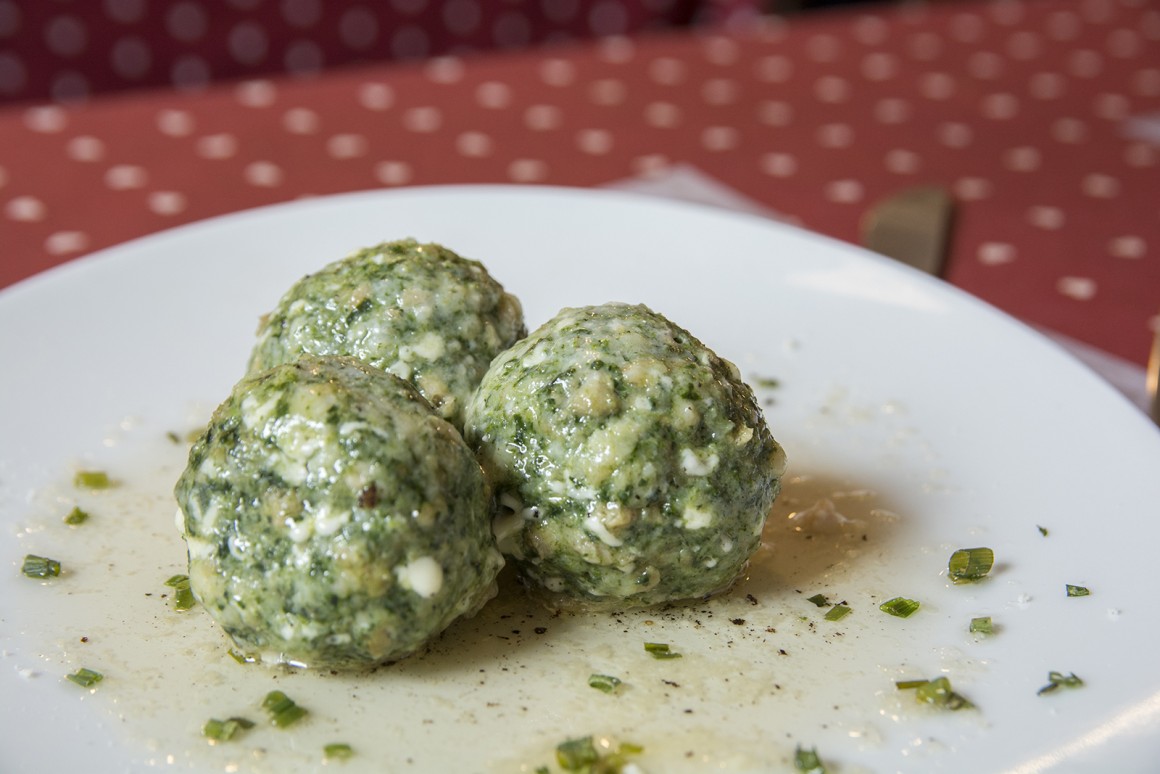 Spinatknödel mit Parmesan - Rezept