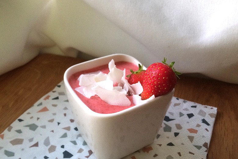 Blitzschnelles Erdbeer-Kokos-Eis
