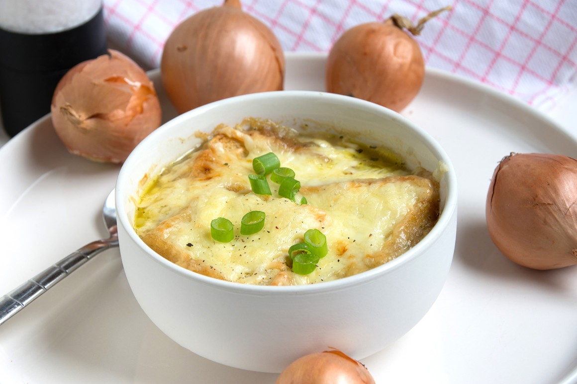Zwiebelsuppe mit Käse-image