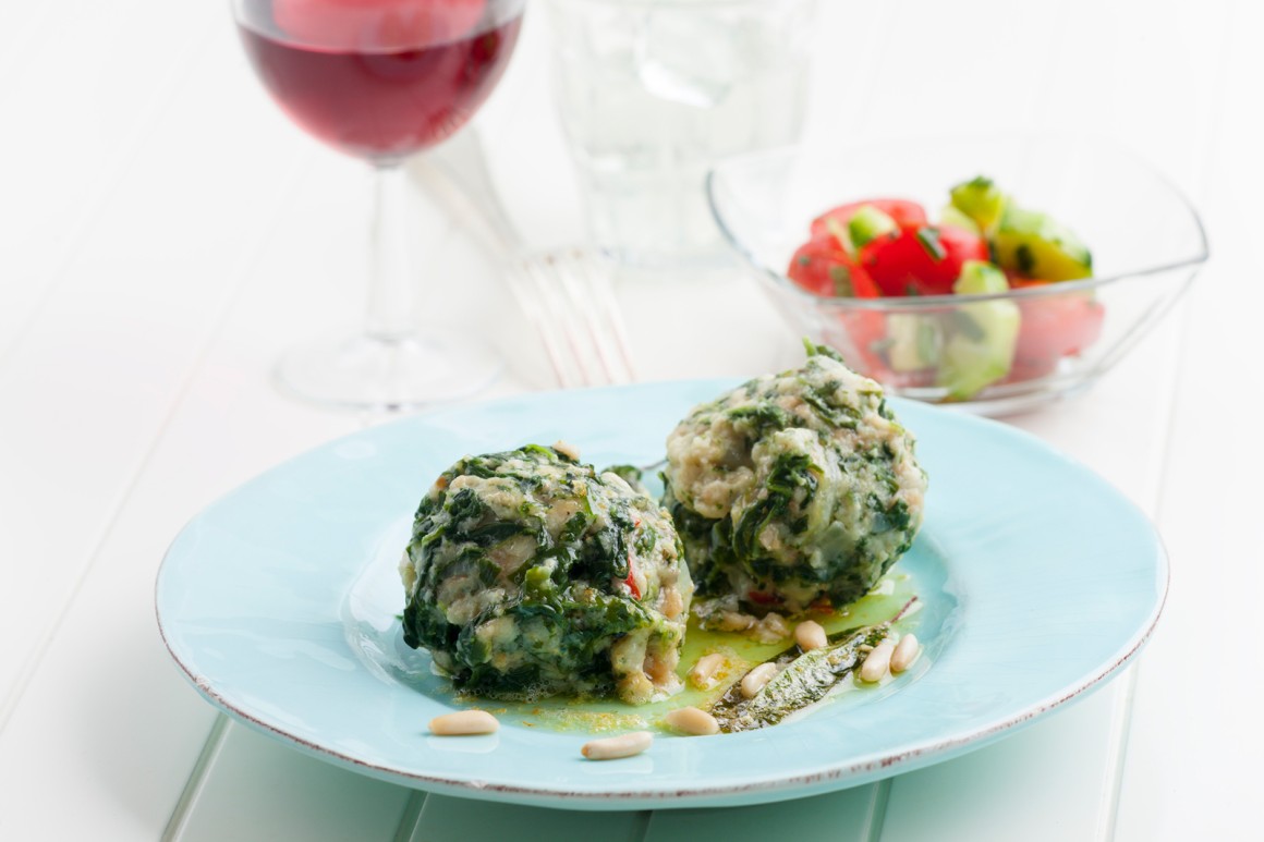 Spinatknödel mit Salbeibutter