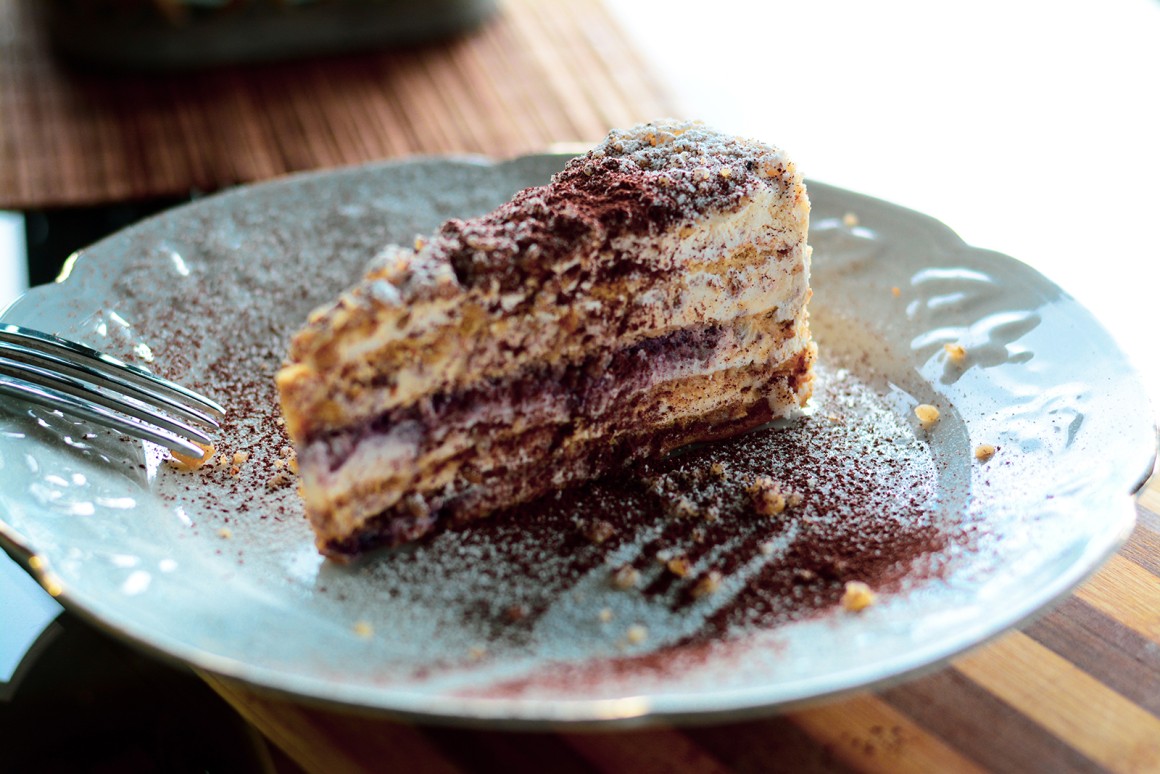 Malakofftorte mit Puddingcreme und Löffelbiskuits