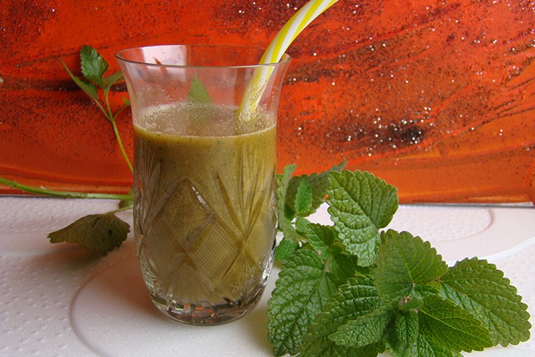 Grüner Smoothie Orange-Mango