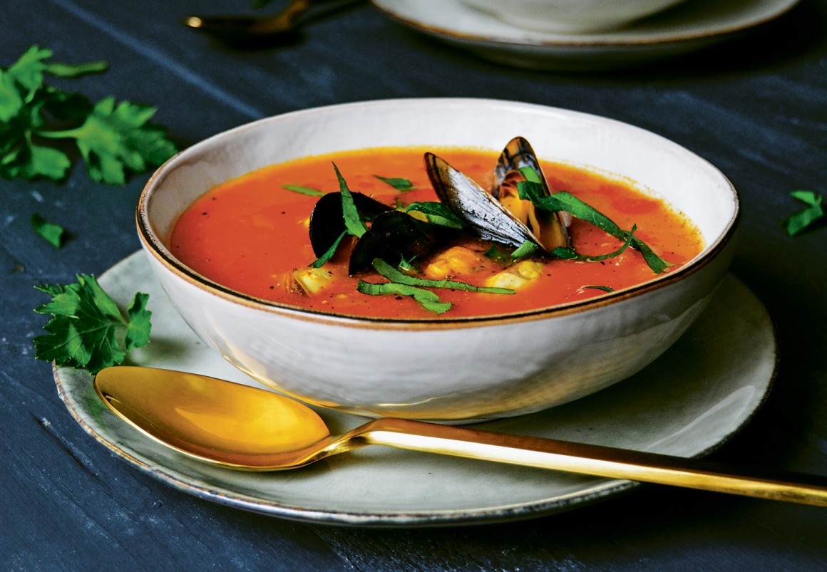 Muschel-Tomatensuppe mit Safran - Rezept