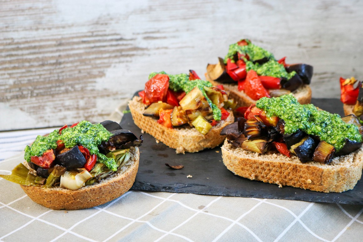 Gebratenes Gemüse mit Spinatpesto