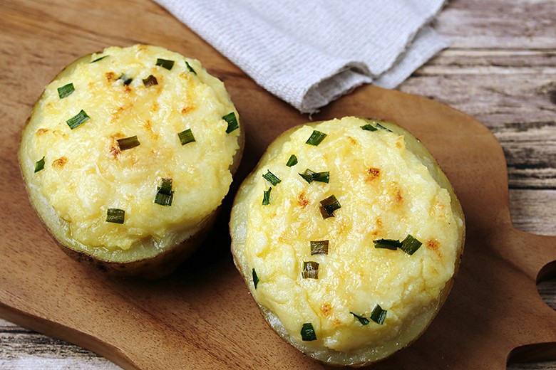 Gefüllte Grillkartoffeln