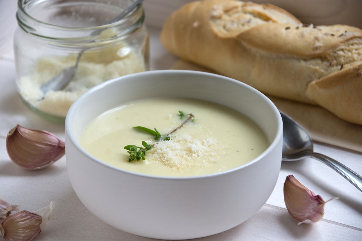 Knoblauchsuppe mit Parmesan - Rezept