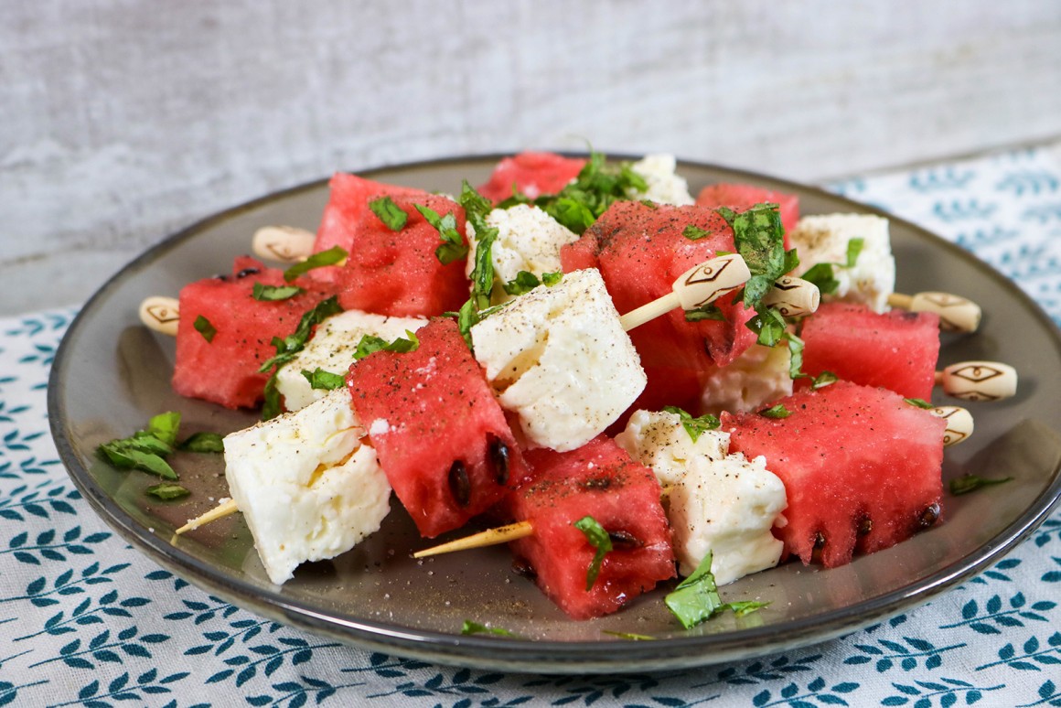 Melonen-Feta-Spieße mit Basilikum