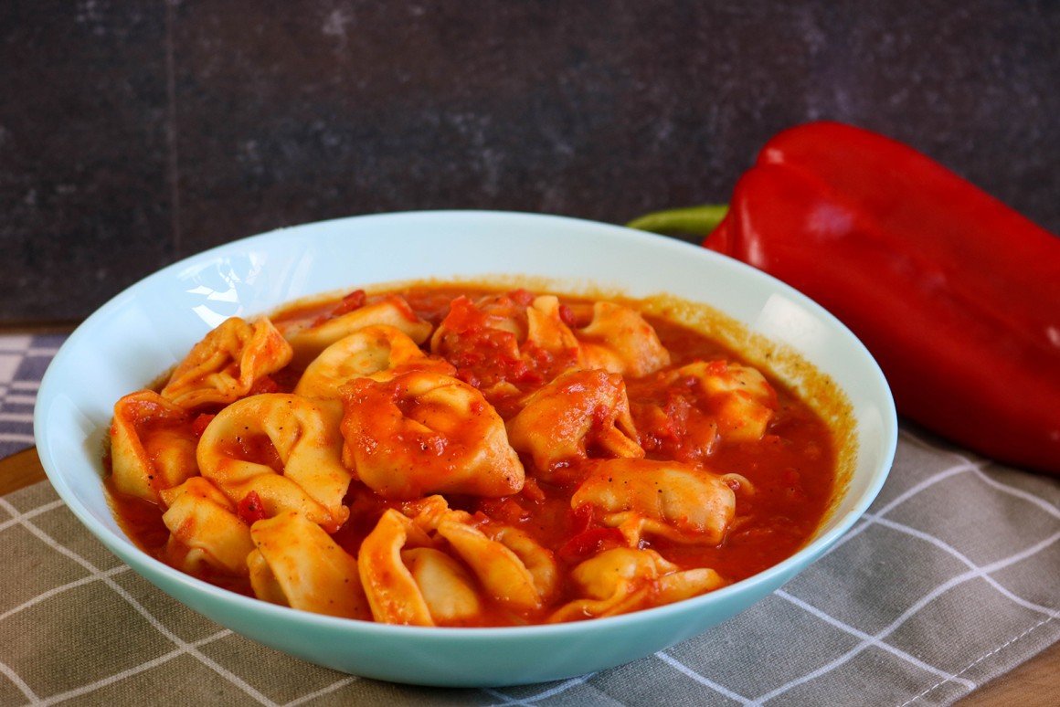 Pasta in gerösteter Paprika-Sauce