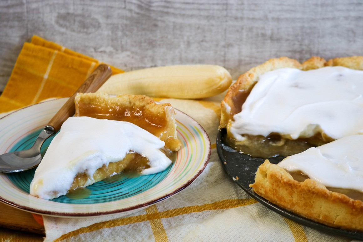 Bananenkuchen mit Sahne