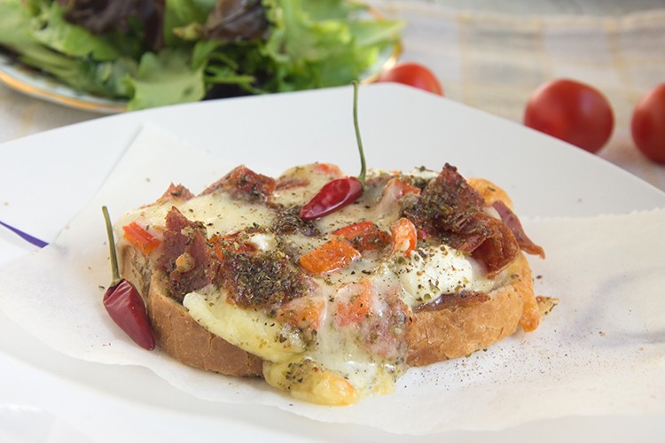 Feurige Pizzabrötchen