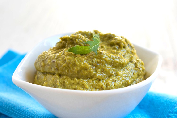 Veganes Rucola-Mandel-Pesto