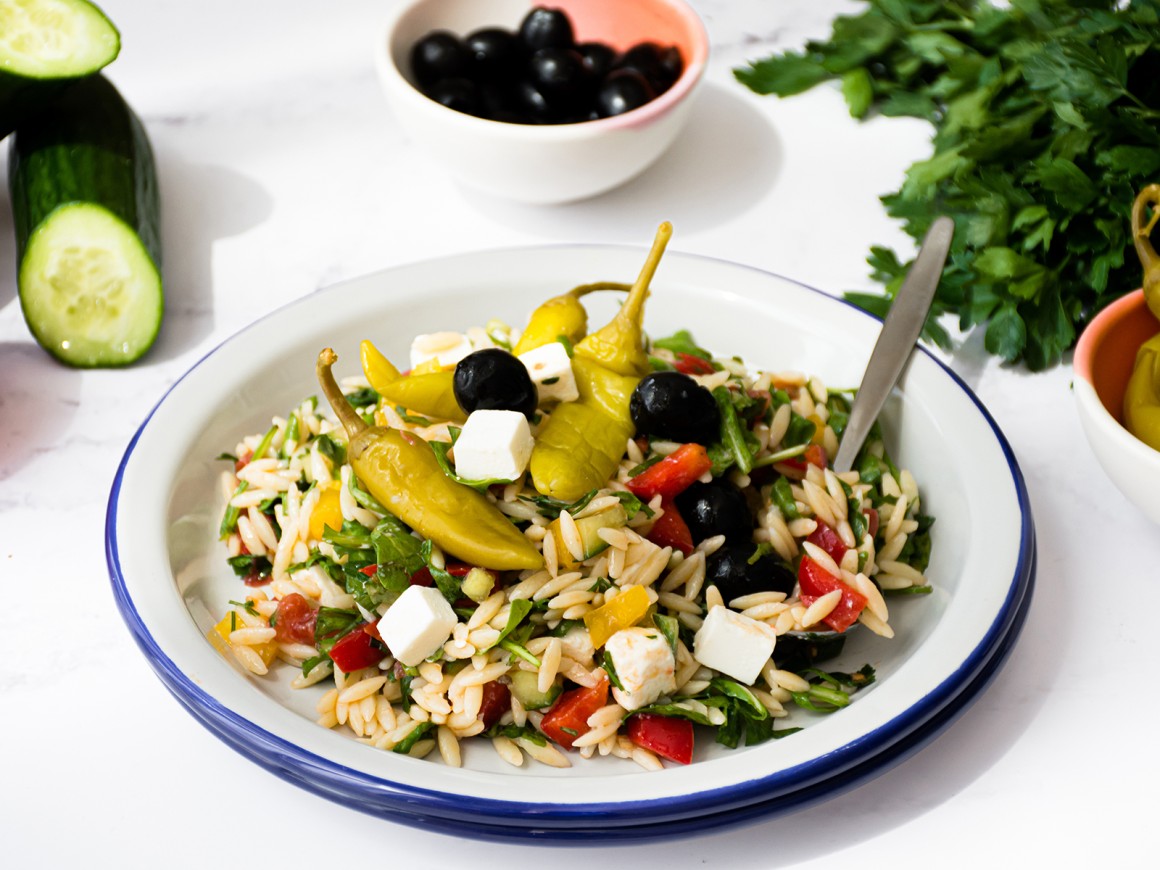 Griechischer Nudelsalat