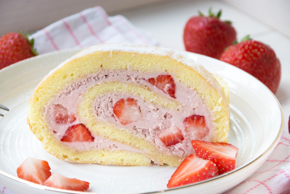 Erdbeeroulade nach Omas Rezept - Rezept