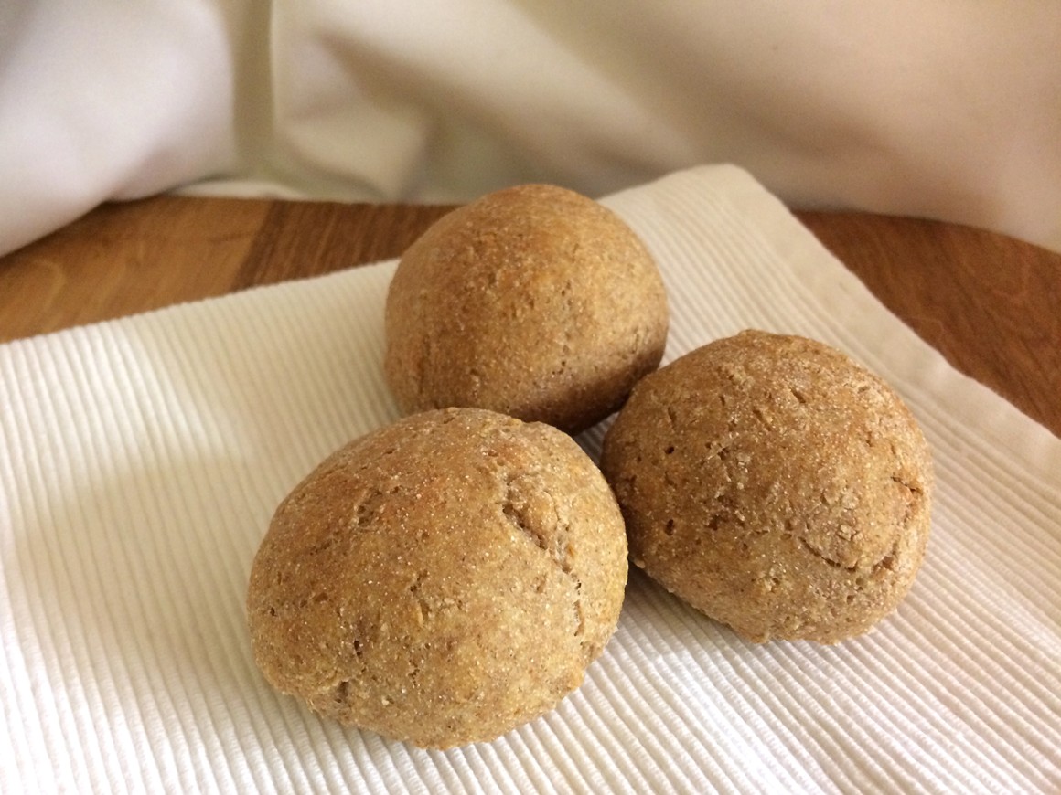 Vollkornbrötchen mit Quark