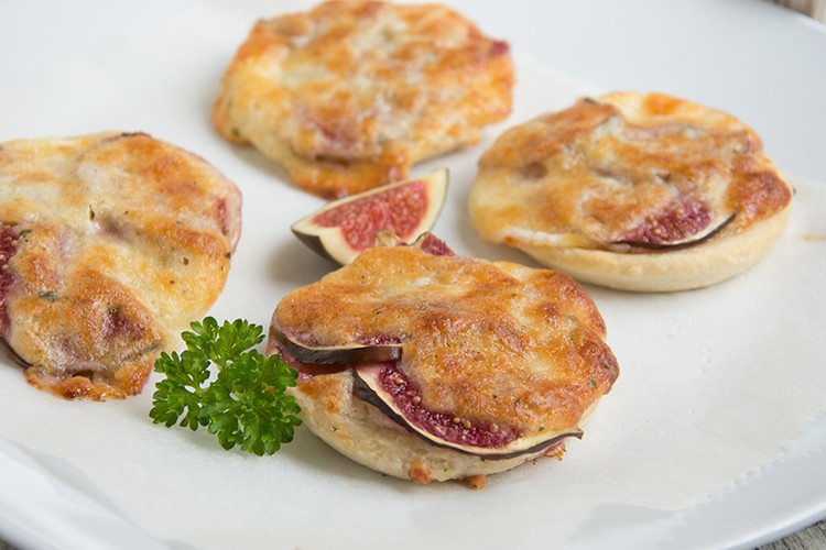 Käse-Tartlettes mit Feigen